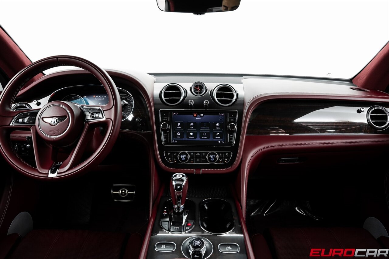 2019 Bentley Bentayga V8 *FRONT SEAT COMFORT SPEC * PANORAMIC ROOF*   - Photo 24 - Costa Mesa, CA 92626