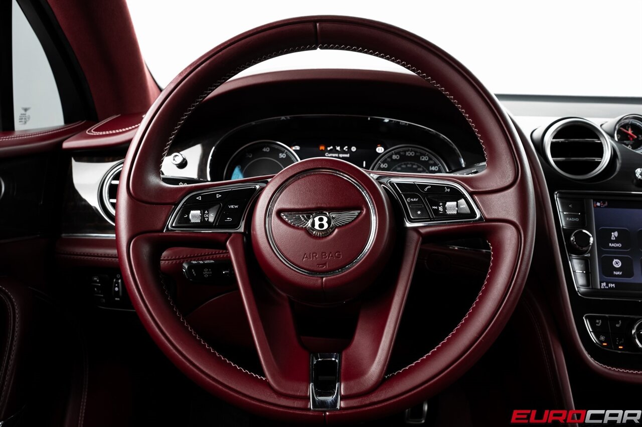 2019 Bentley Bentayga V8 *FRONT SEAT COMFORT SPEC * PANORAMIC ROOF*   - Photo 27 - Costa Mesa, CA 92626