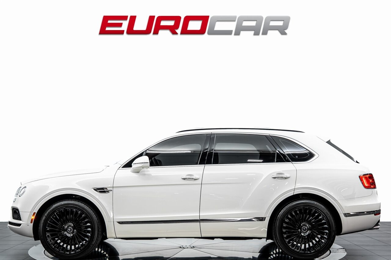 2019 Bentley Bentayga V8 *FRONT SEAT COMFORT SPEC * PANORAMIC ROOF*   - Photo 2 - Costa Mesa, CA 92626