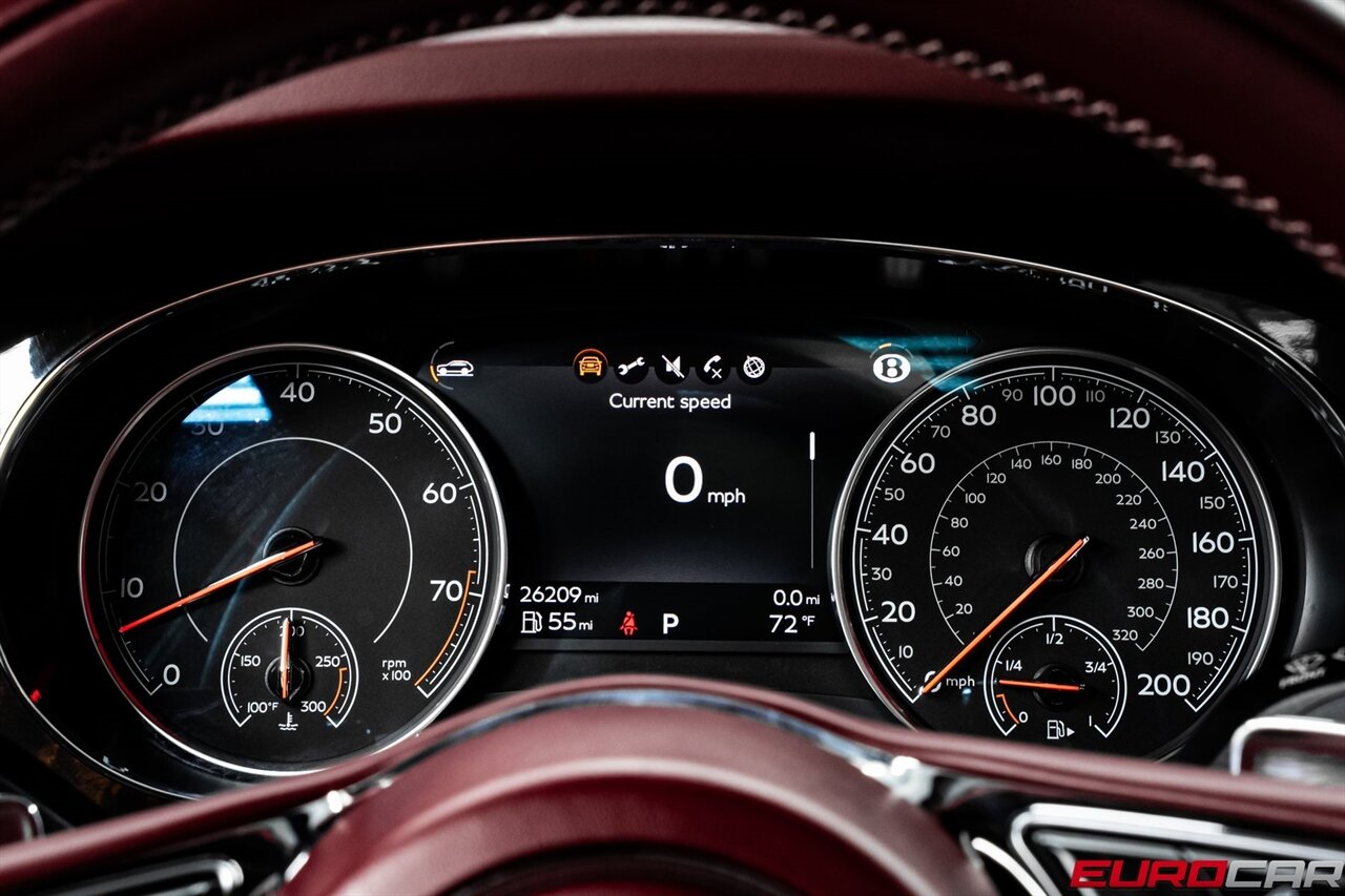 2019 Bentley Bentayga V8 *FRONT SEAT COMFORT SPEC * PANORAMIC ROOF*   - Photo 26 - Costa Mesa, CA 92626
