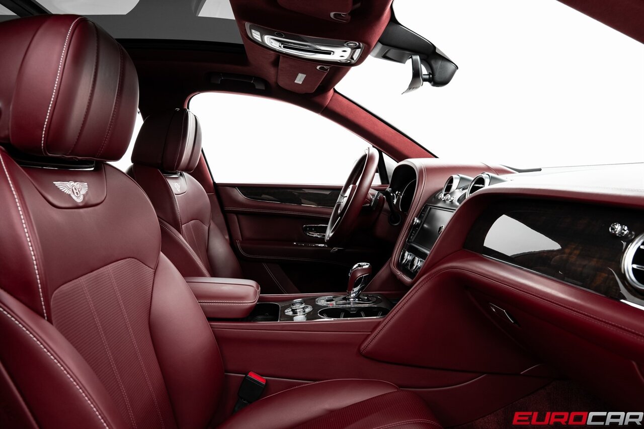 2019 Bentley Bentayga V8 *FRONT SEAT COMFORT SPEC * PANORAMIC ROOF*   - Photo 34 - Costa Mesa, CA 92626