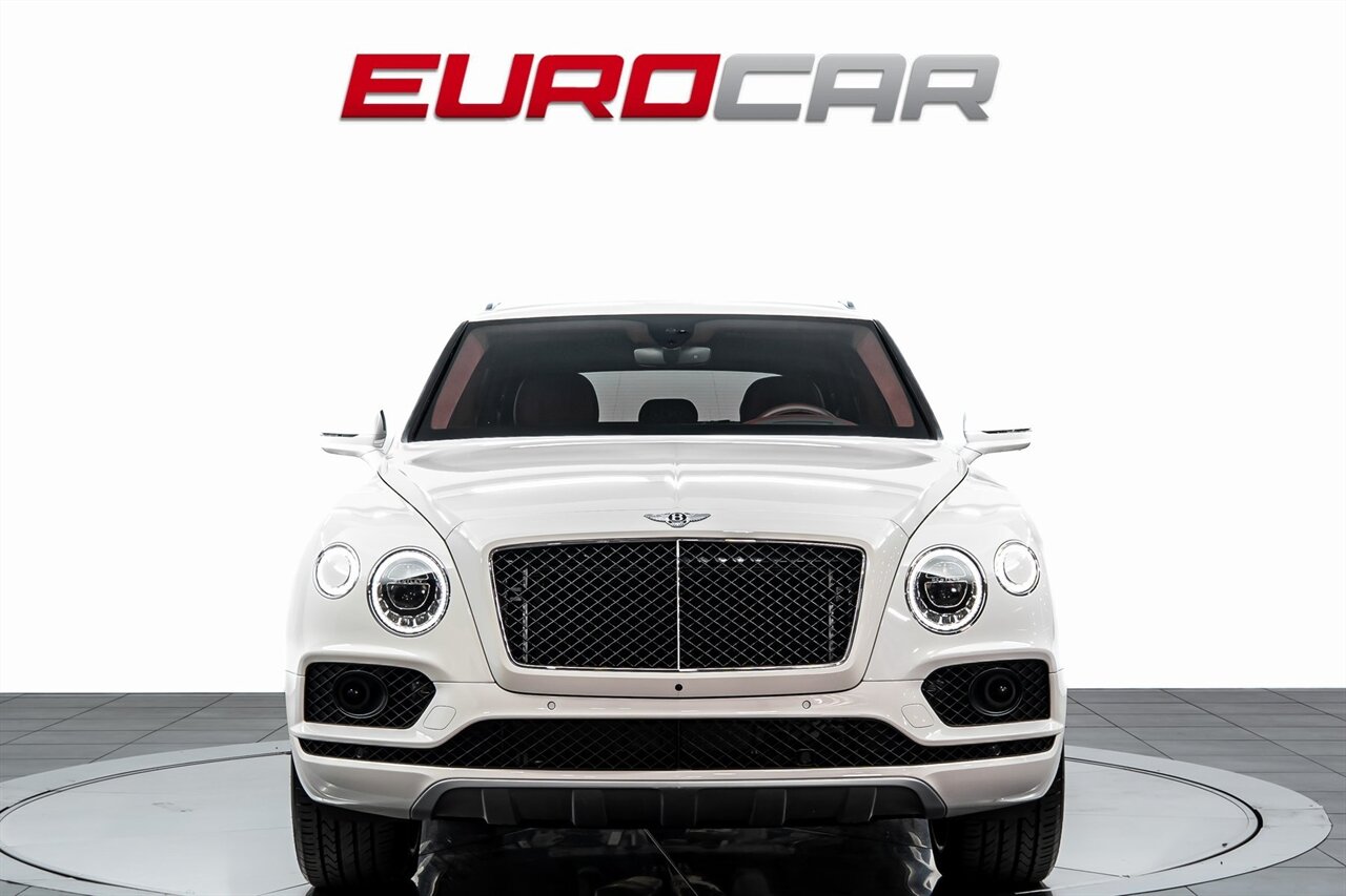 2019 Bentley Bentayga V8 *FRONT SEAT COMFORT SPEC * PANORAMIC ROOF*   - Photo 8 - Costa Mesa, CA 92626
