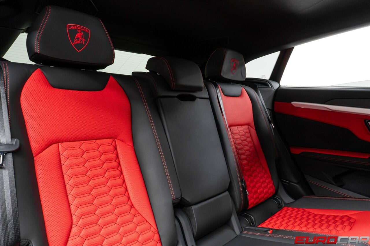 2022 Lamborghini Urus  *STYLE PACKAGE IN HIGH GLOSS BLACK * FULL COMFORT SEATS* - Photo 40 - Costa Mesa, CA 92626