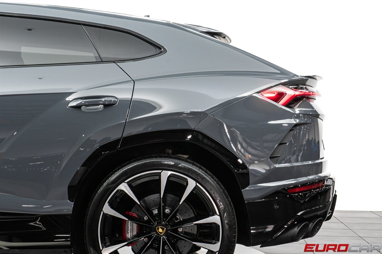 2022 Lamborghini Urus  *STYLE PACKAGE IN HIGH GLOSS BLACK * FULL COMFORT SEATS* - Photo 14 - Costa Mesa, CA 92626