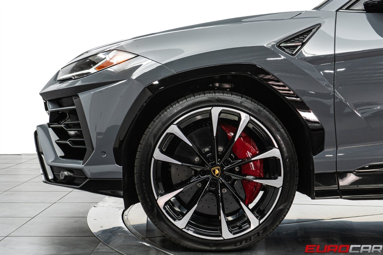 2022 Lamborghini Urus  *STYLE PACKAGE IN HIGH GLOSS BLACK * FULL COMFORT SEATS* - Photo 13 - Costa Mesa, CA 92626