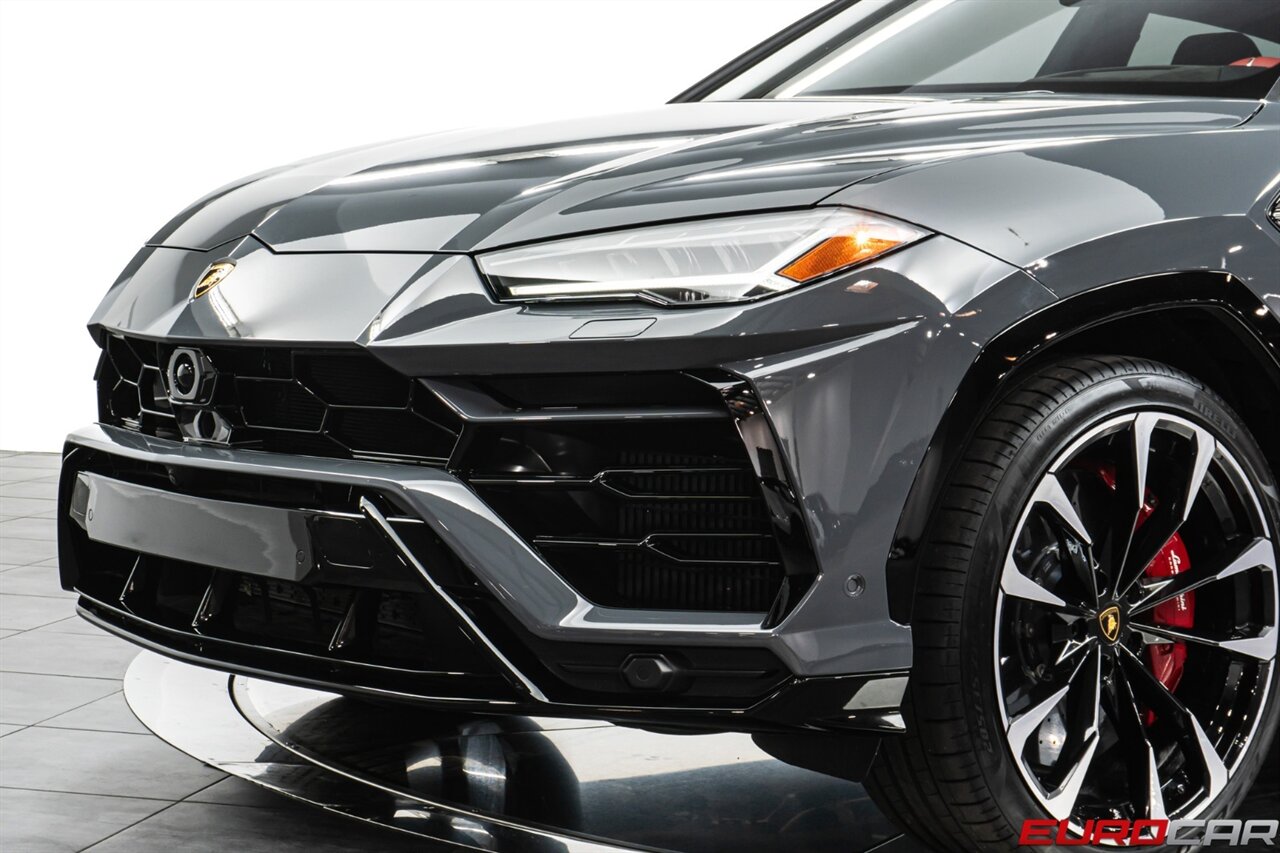 2022 Lamborghini Urus  *STYLE PACKAGE IN HIGH GLOSS BLACK * FULL COMFORT SEATS* - Photo 12 - Costa Mesa, CA 92626