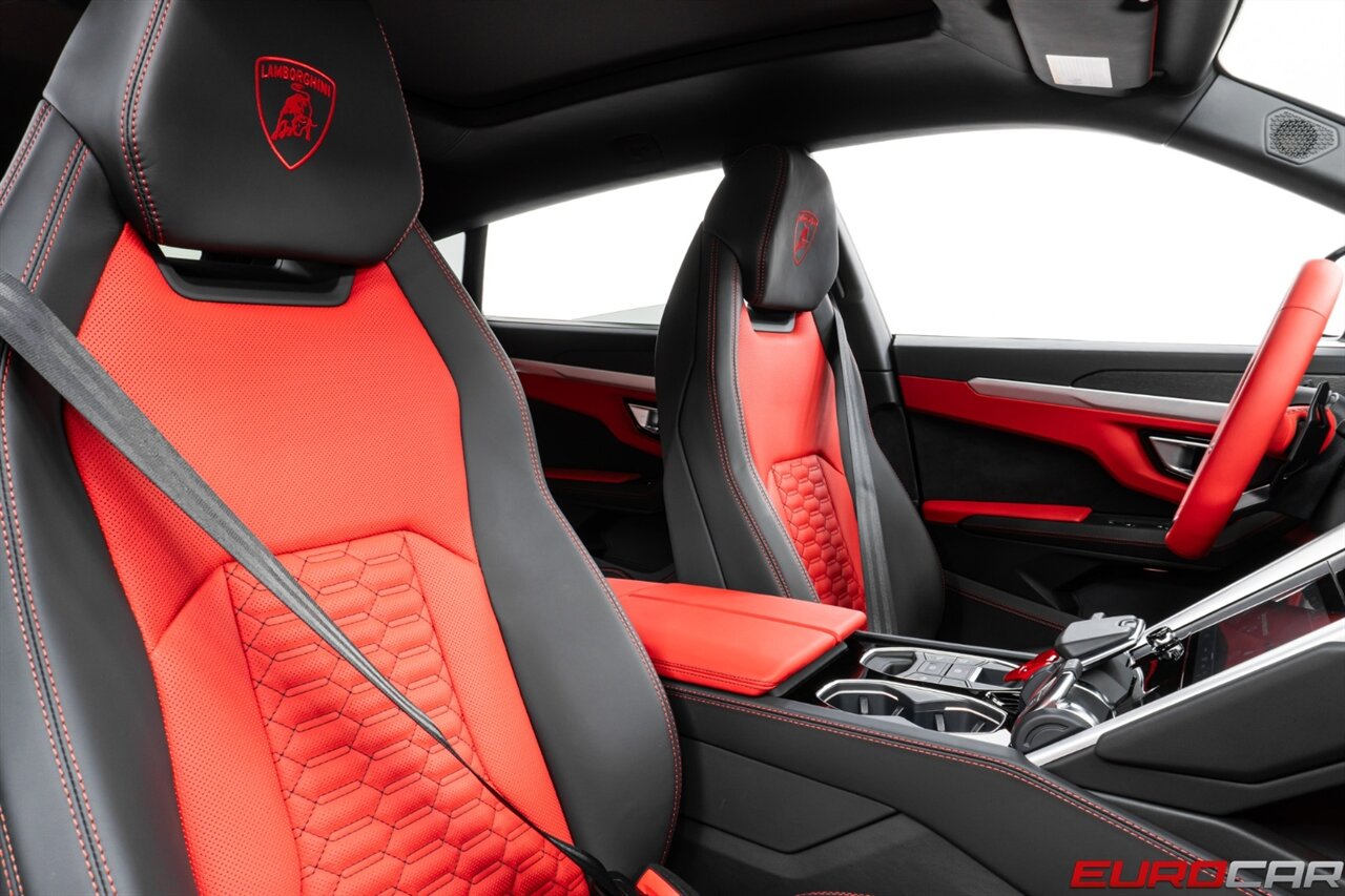 2022 Lamborghini Urus  *STYLE PACKAGE IN HIGH GLOSS BLACK * FULL COMFORT SEATS* - Photo 38 - Costa Mesa, CA 92626