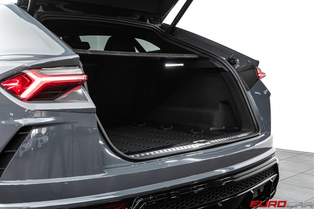 2022 Lamborghini Urus  *STYLE PACKAGE IN HIGH GLOSS BLACK * FULL COMFORT SEATS* - Photo 16 - Costa Mesa, CA 92626