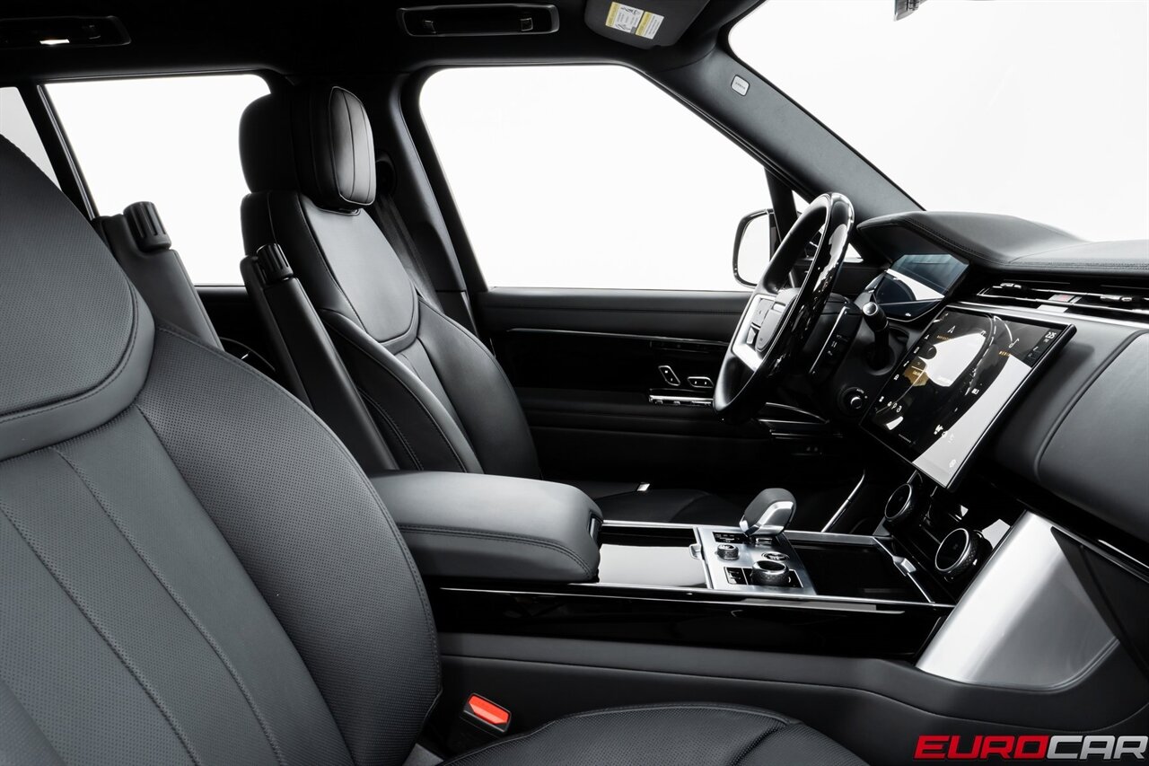 2023 Land Rover Range Rover P530 SE  *SHADOW EXTERIOR PACKAGE * PANORAMIC ROOF* - Photo 33 - Costa Mesa, CA 92626