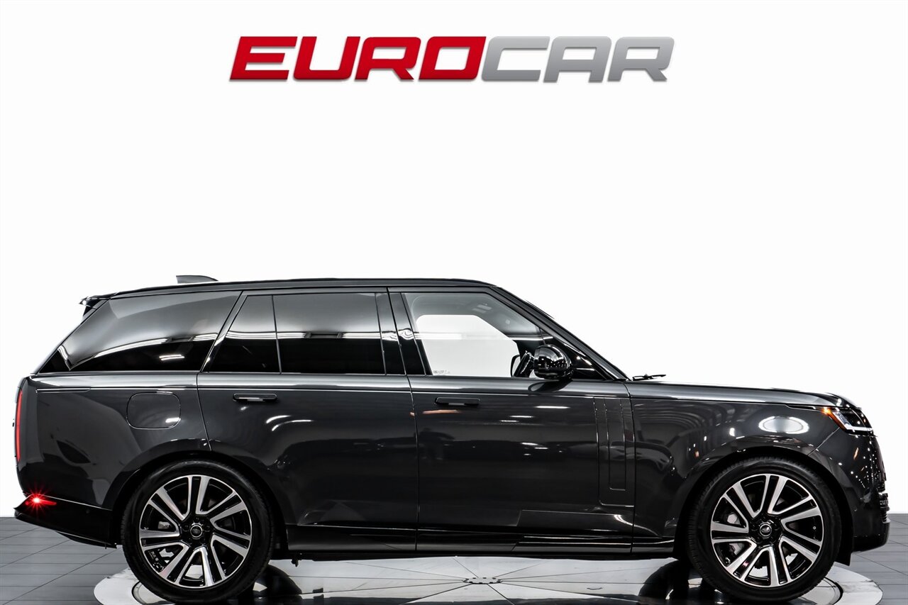 2023 Land Rover Range Rover P530 SE  *SHADOW EXTERIOR PACKAGE * PANORAMIC ROOF* - Photo 6 - Costa Mesa, CA 92626