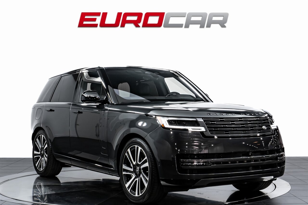 2023 Land Rover Range Rover P530 SE  *SHADOW EXTERIOR PACKAGE * PANORAMIC ROOF* - Photo 7 - Costa Mesa, CA 92626