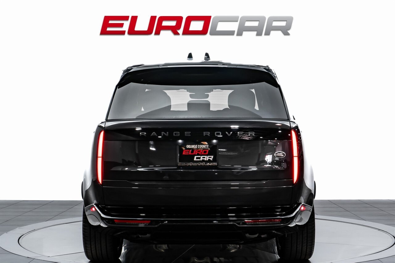 2023 Land Rover Range Rover P530 SE  *SHADOW EXTERIOR PACKAGE * PANORAMIC ROOF* - Photo 4 - Costa Mesa, CA 92626