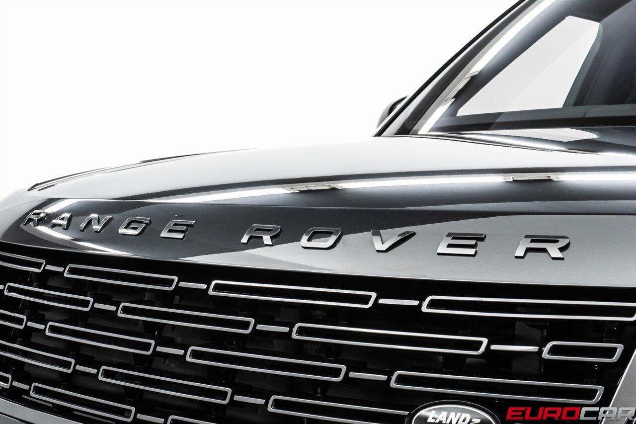 2023 Land Rover Range Rover P530 SE  *SHADOW EXTERIOR PACKAGE * PANORAMIC ROOF* - Photo 9 - Costa Mesa, CA 92626