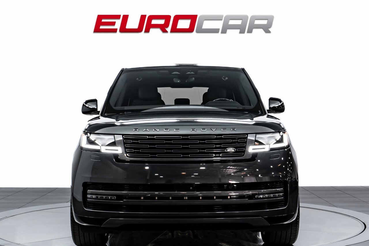 2023 Land Rover Range Rover P530 SE  *SHADOW EXTERIOR PACKAGE * PANORAMIC ROOF* - Photo 8 - Costa Mesa, CA 92626