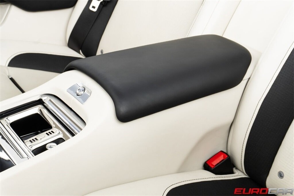 2018 Rolls-Royce Dawn  *BEAUTIFUL BESPOKE INTERIOR * IMMACULATE CONDITION* - Photo 38 - Costa Mesa, CA 92626