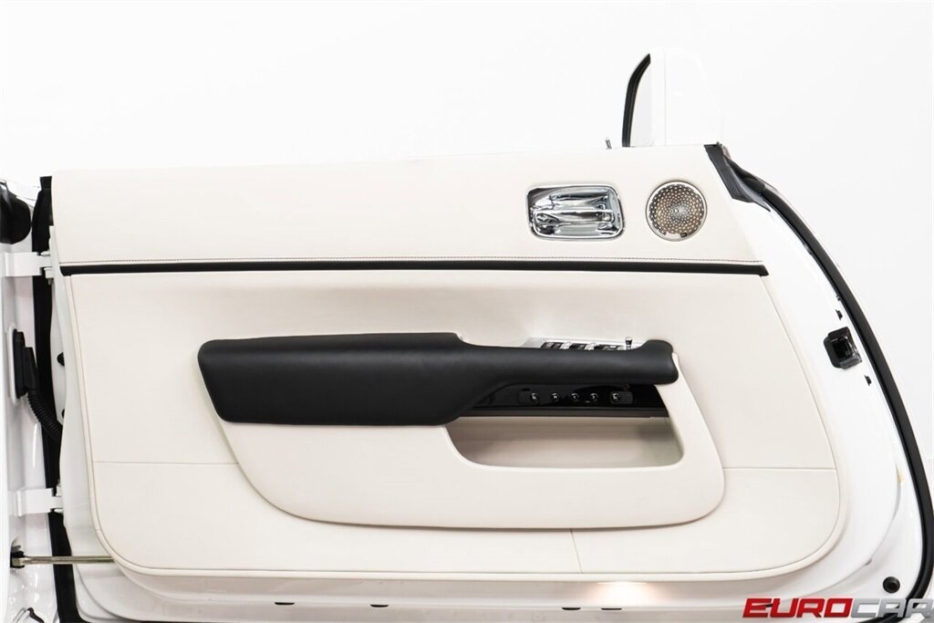2018 Rolls-Royce Dawn  *BEAUTIFUL BESPOKE INTERIOR * IMMACULATE CONDITION* - Photo 22 - Costa Mesa, CA 92626