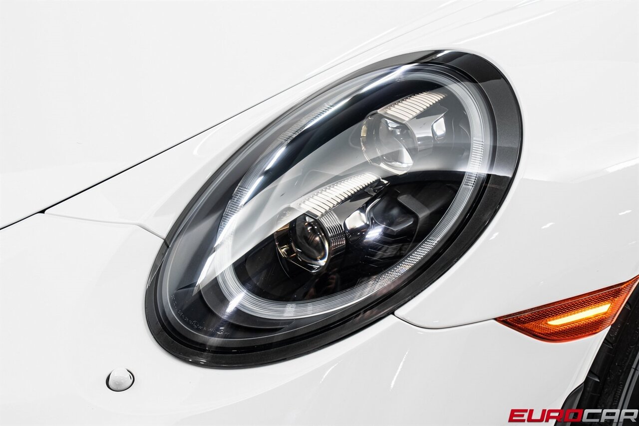 2018 Porsche 911 GT3 *ADAPTIVE SPORT SEATS PLUS * FRONT LIFT*   - Photo 12 - Costa Mesa, CA 92626