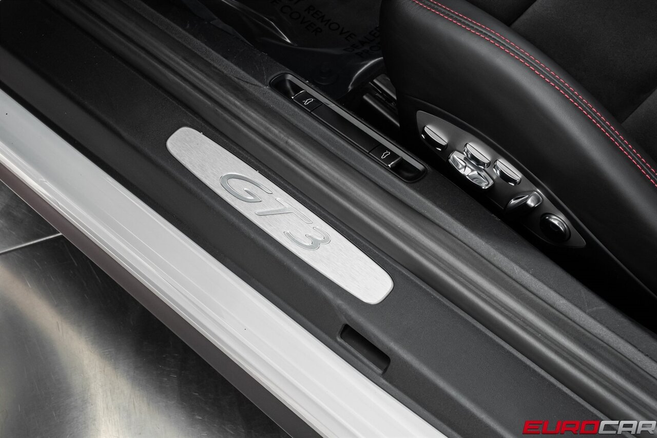 2018 Porsche 911 GT3 *ADAPTIVE SPORT SEATS PLUS * FRONT LIFT*   - Photo 45 - Costa Mesa, CA 92626