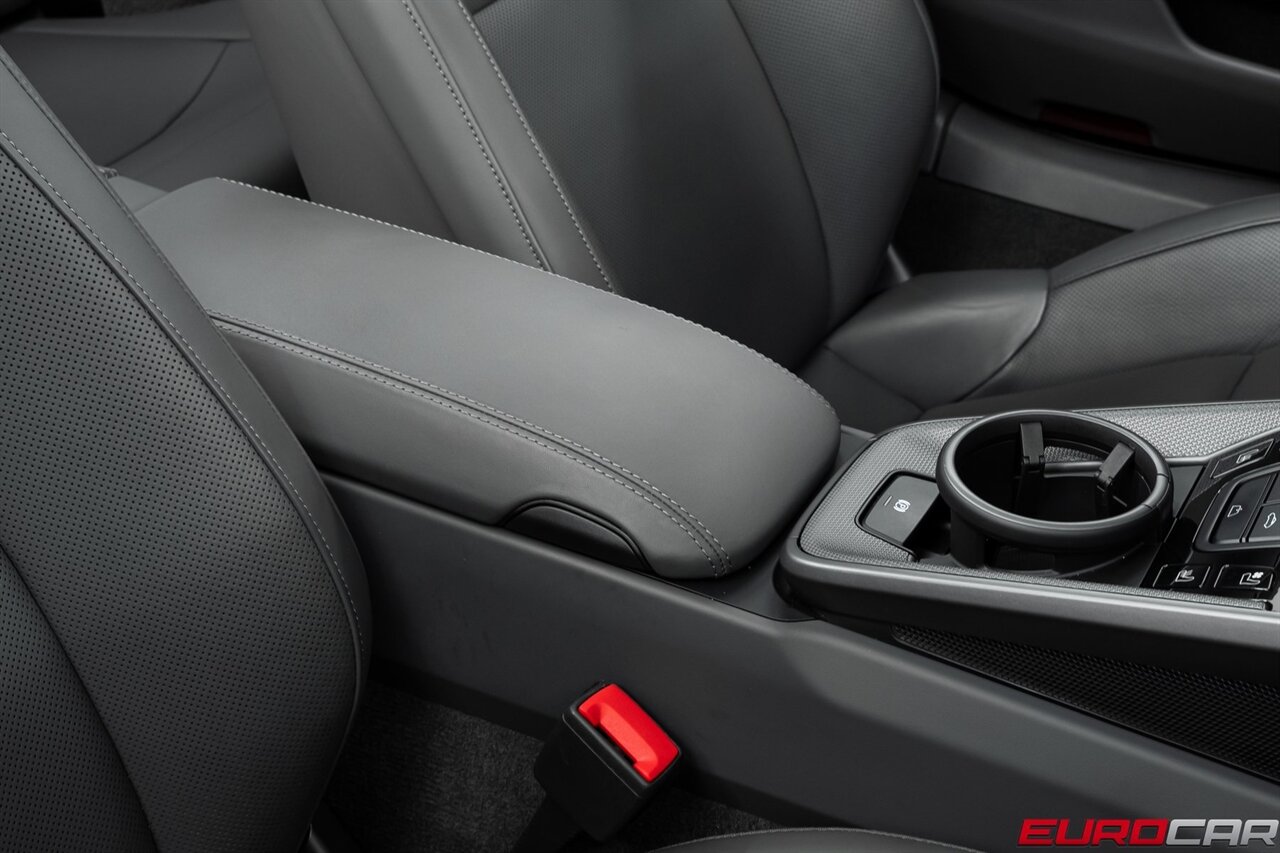 2021 Porsche 911 Carrera S *PREMIUM PACKAGE * SPORT PACKAGE* - Photo 37 - Costa Mesa, CA 92626