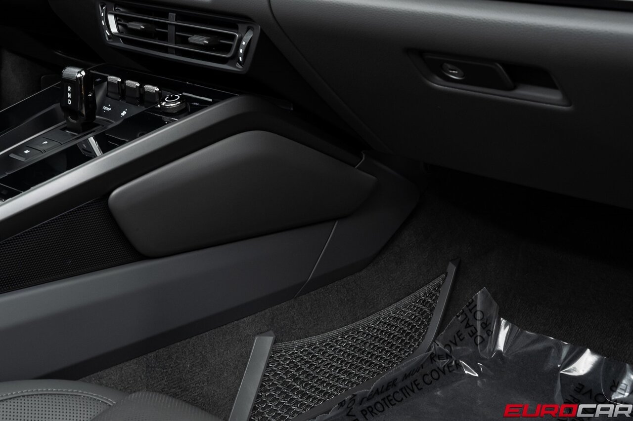 2021 Porsche 911 Carrera S *PREMIUM PACKAGE * SPORT PACKAGE* - Photo 38 - Costa Mesa, CA 92626