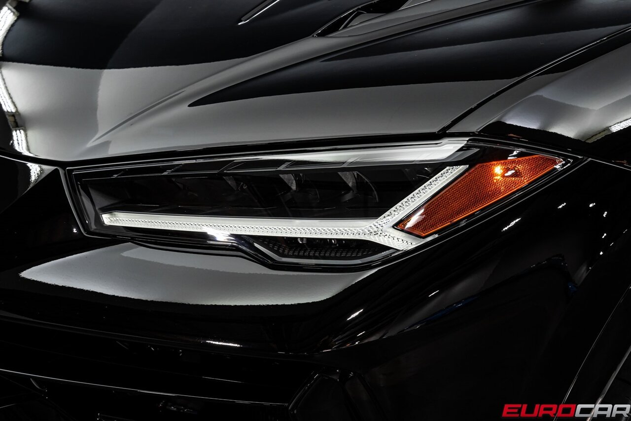 2024 Lamborghini Urus S *CARBON FIBER INTERIOR * HUGE OPTION LIST* - Photo 10 - Costa Mesa, CA 92626