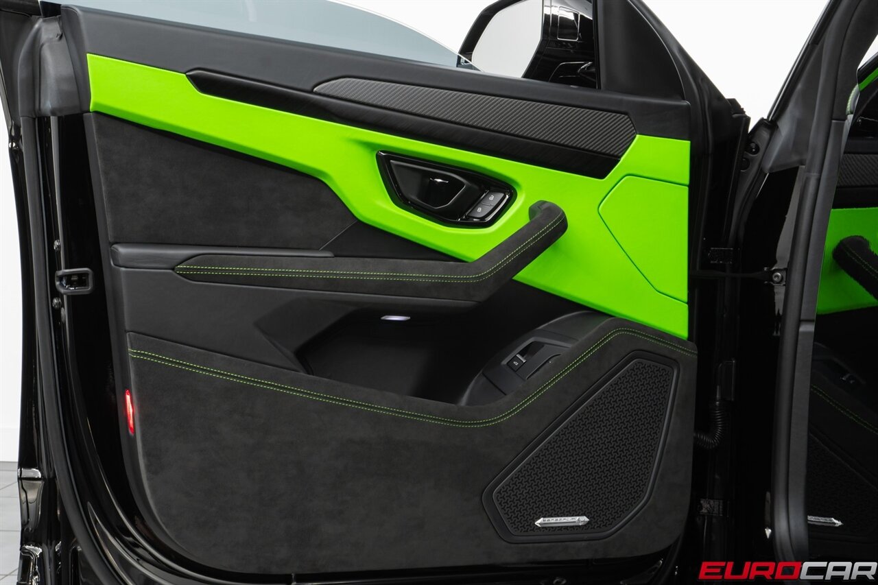 2024 Lamborghini Urus S *CARBON FIBER INTERIOR * HUGE OPTION LIST* - Photo 22 - Costa Mesa, CA 92626