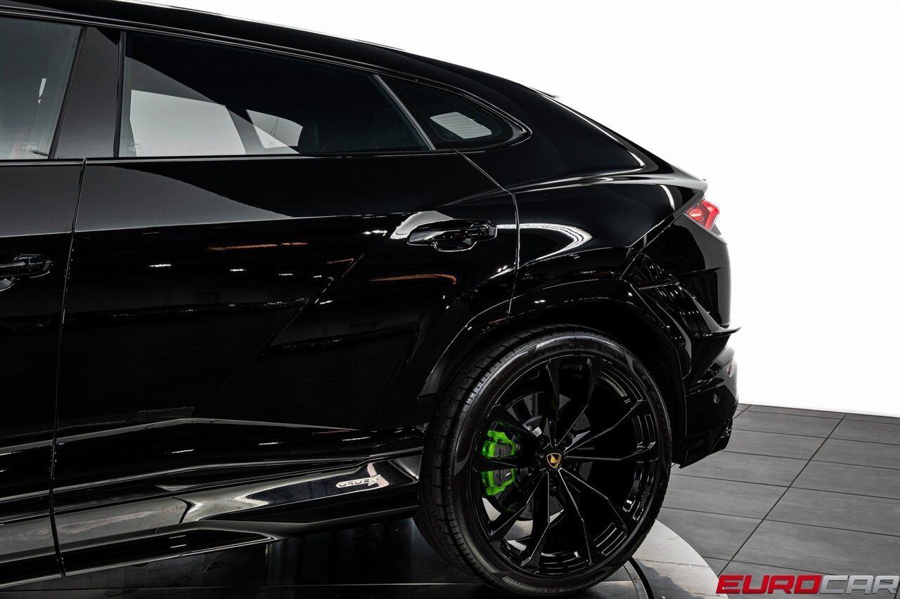 2024 Lamborghini Urus S *CARBON FIBER INTERIOR * HUGE OPTION LIST* - Photo 14 - Costa Mesa, CA 92626