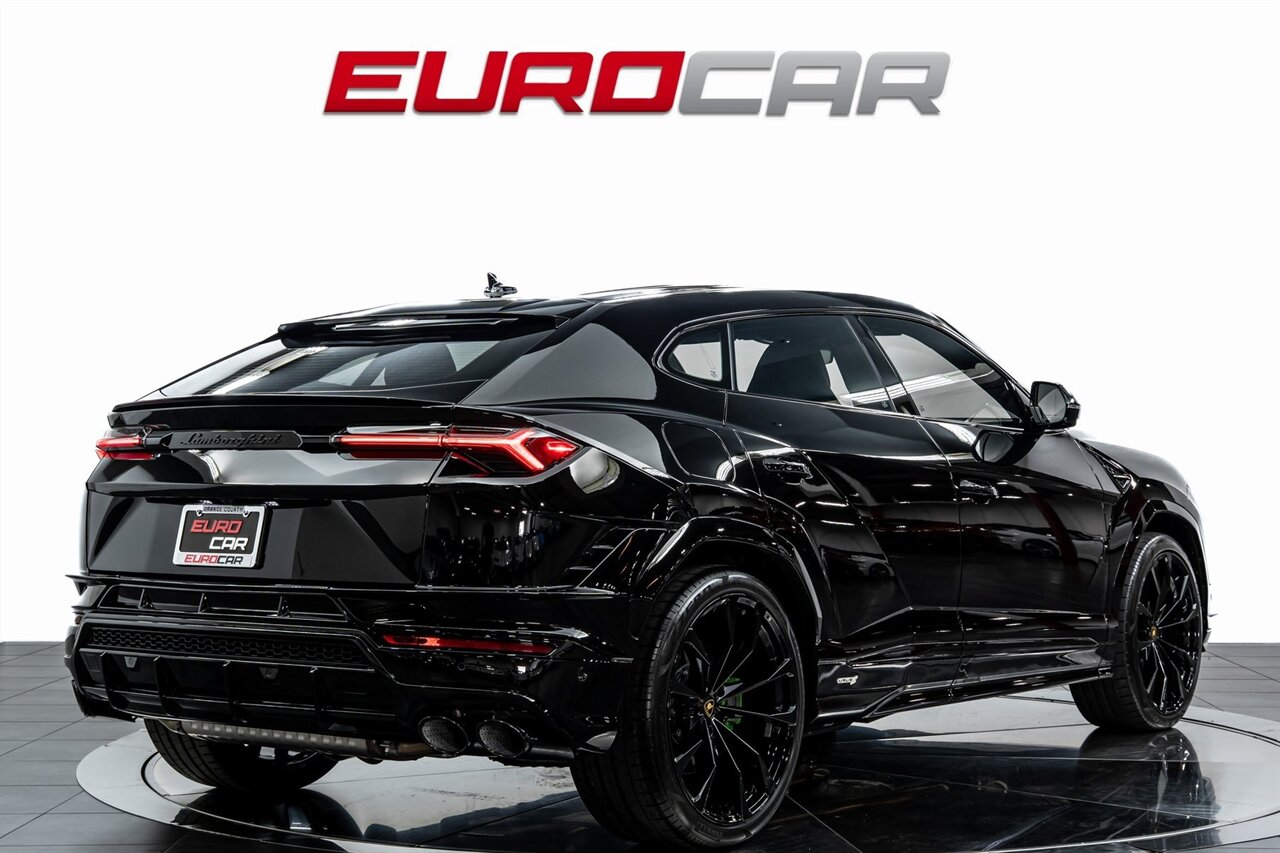 2024 Lamborghini Urus S *CARBON FIBER INTERIOR * HUGE OPTION LIST* - Photo 5 - Costa Mesa, CA 92626
