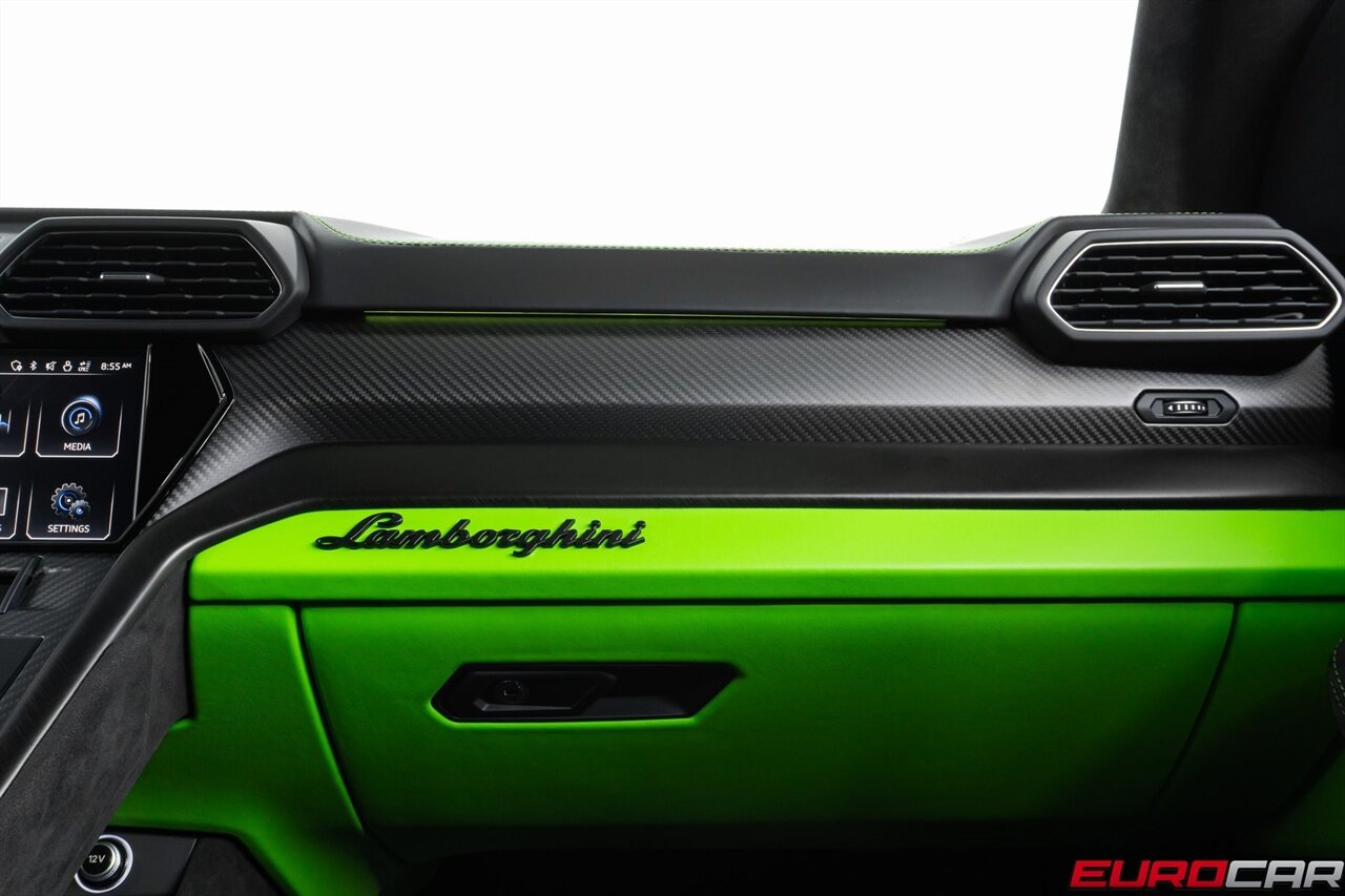 2024 Lamborghini Urus S *CARBON FIBER INTERIOR * HUGE OPTION LIST* - Photo 72 - Costa Mesa, CA 92626