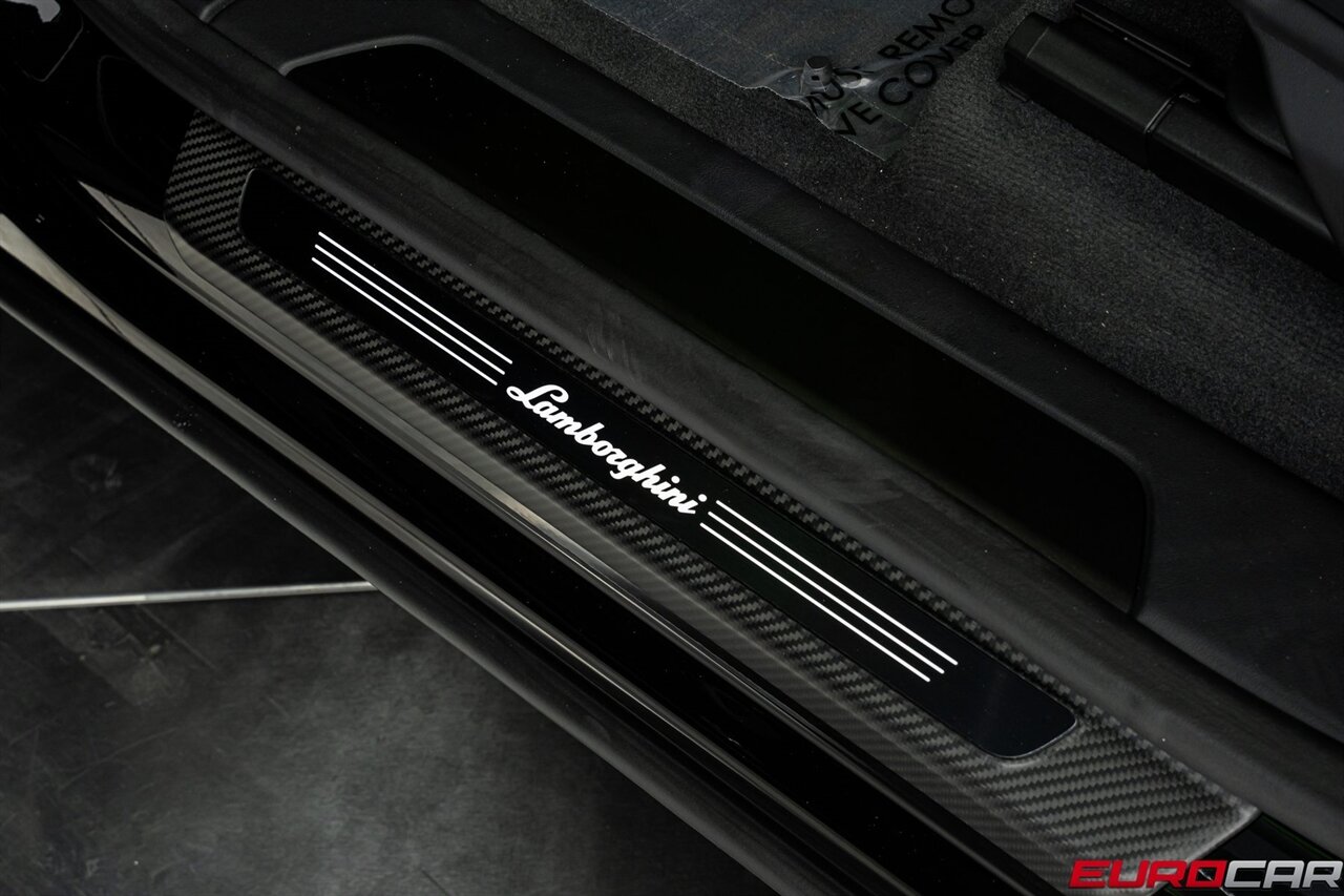 2024 Lamborghini Urus S *CARBON FIBER INTERIOR * HUGE OPTION LIST* - Photo 85 - Costa Mesa, CA 92626
