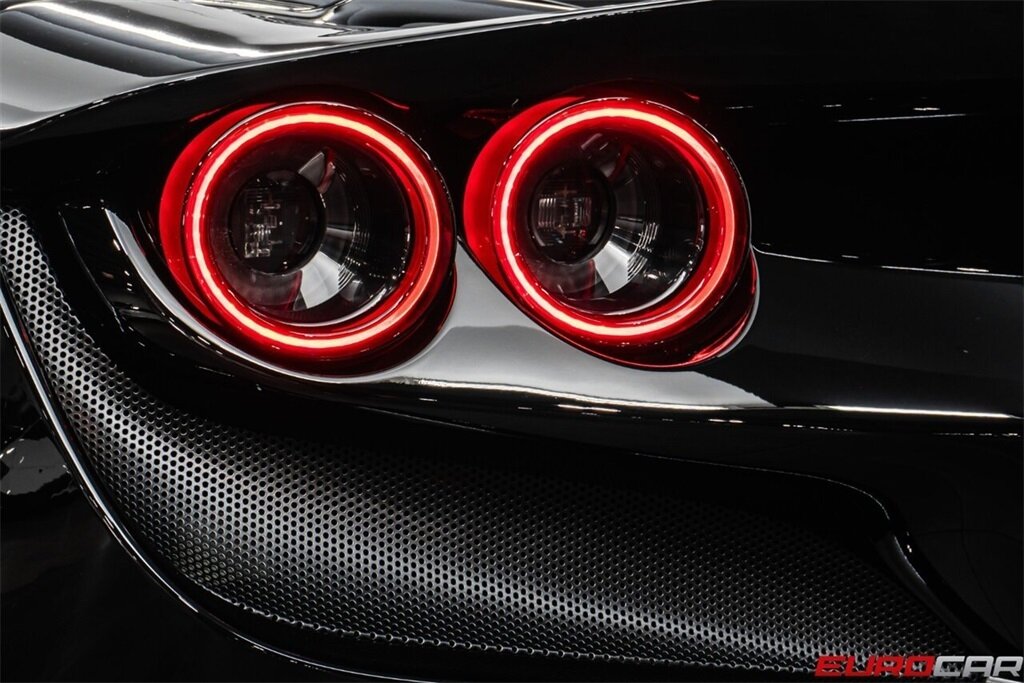 2021 Ferrari F8 Spider  *SUSPENSION LIFTER * FULL ELECTRIC SEATS * CARBON STEERING WHEEL* - Photo 24 - Costa Mesa, CA 92626