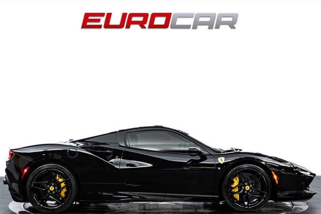2021 Ferrari F8 Spider  *SUSPENSION LIFTER * FULL ELECTRIC SEATS * CARBON STEERING WHEEL* - Photo 8 - Costa Mesa, CA 92626