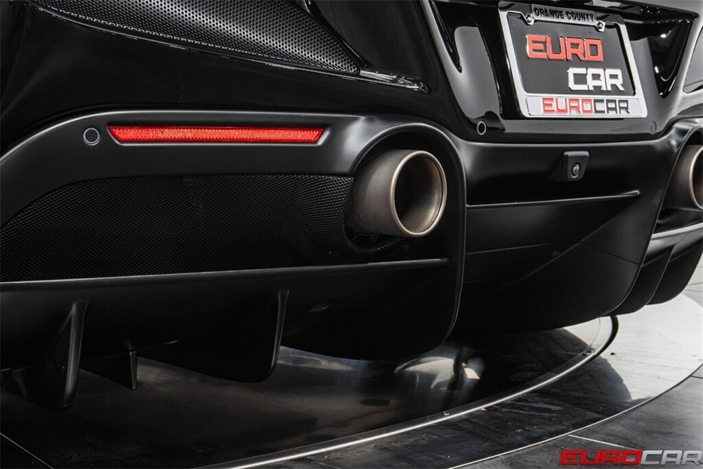 2021 Ferrari F8 Spider  *SUSPENSION LIFTER * FULL ELECTRIC SEATS * CARBON STEERING WHEEL* - Photo 26 - Costa Mesa, CA 92626