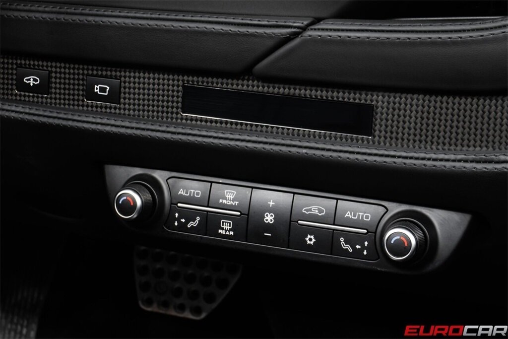 2021 Ferrari F8 Spider  *SUSPENSION LIFTER * FULL ELECTRIC SEATS * CARBON STEERING WHEEL* - Photo 38 - Costa Mesa, CA 92626