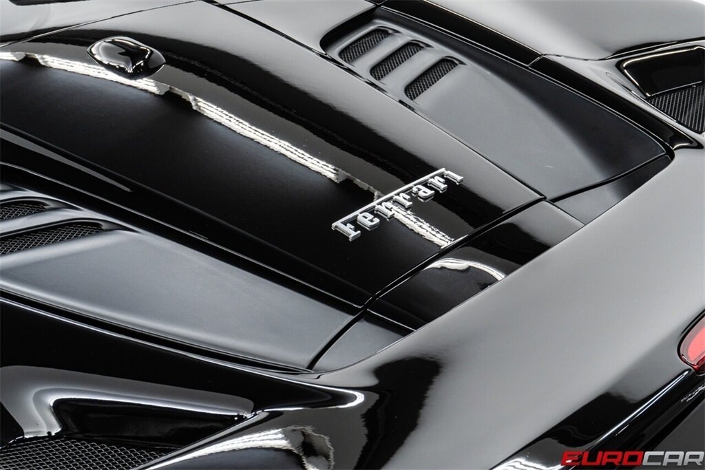 2021 Ferrari F8 Spider  *SUSPENSION LIFTER * FULL ELECTRIC SEATS * CARBON STEERING WHEEL* - Photo 22 - Costa Mesa, CA 92626