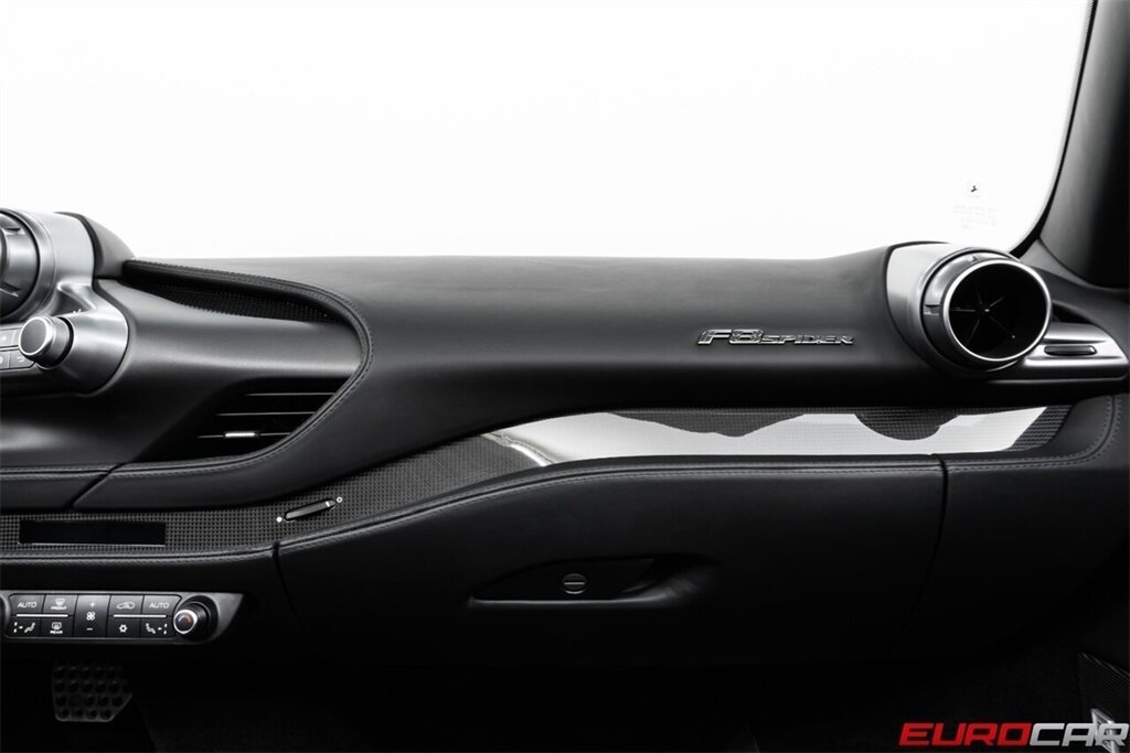 2021 Ferrari F8 Spider  *SUSPENSION LIFTER * FULL ELECTRIC SEATS * CARBON STEERING WHEEL* - Photo 41 - Costa Mesa, CA 92626