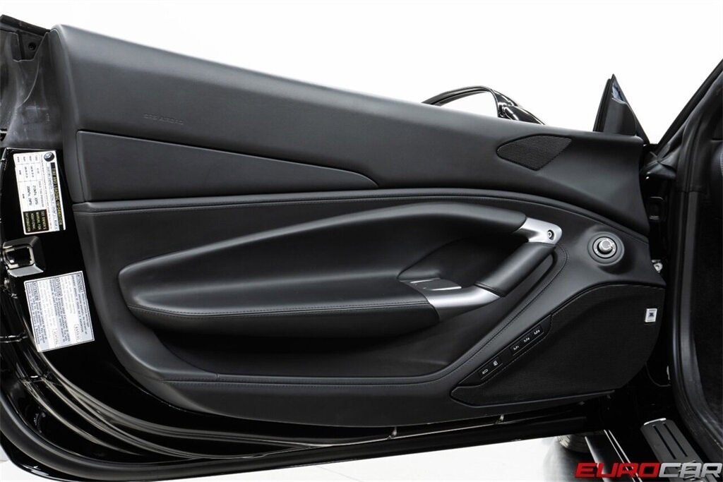 2021 Ferrari F8 Spider  *SUSPENSION LIFTER * FULL ELECTRIC SEATS * CARBON STEERING WHEEL* - Photo 30 - Costa Mesa, CA 92626