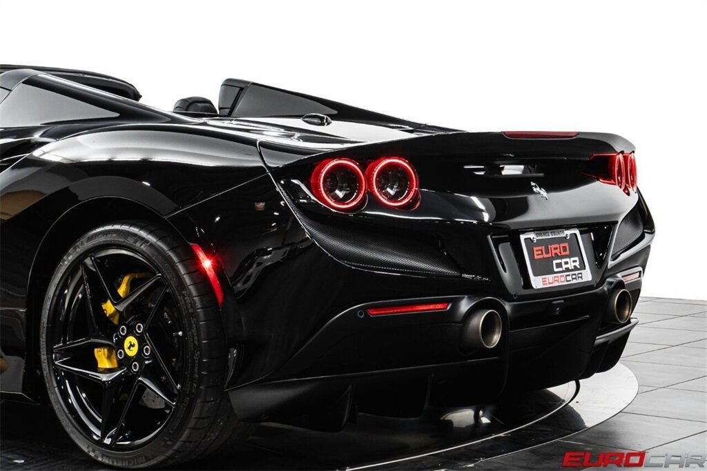 2021 Ferrari F8 Spider  *SUSPENSION LIFTER * FULL ELECTRIC SEATS * CARBON STEERING WHEEL* - Photo 21 - Costa Mesa, CA 92626