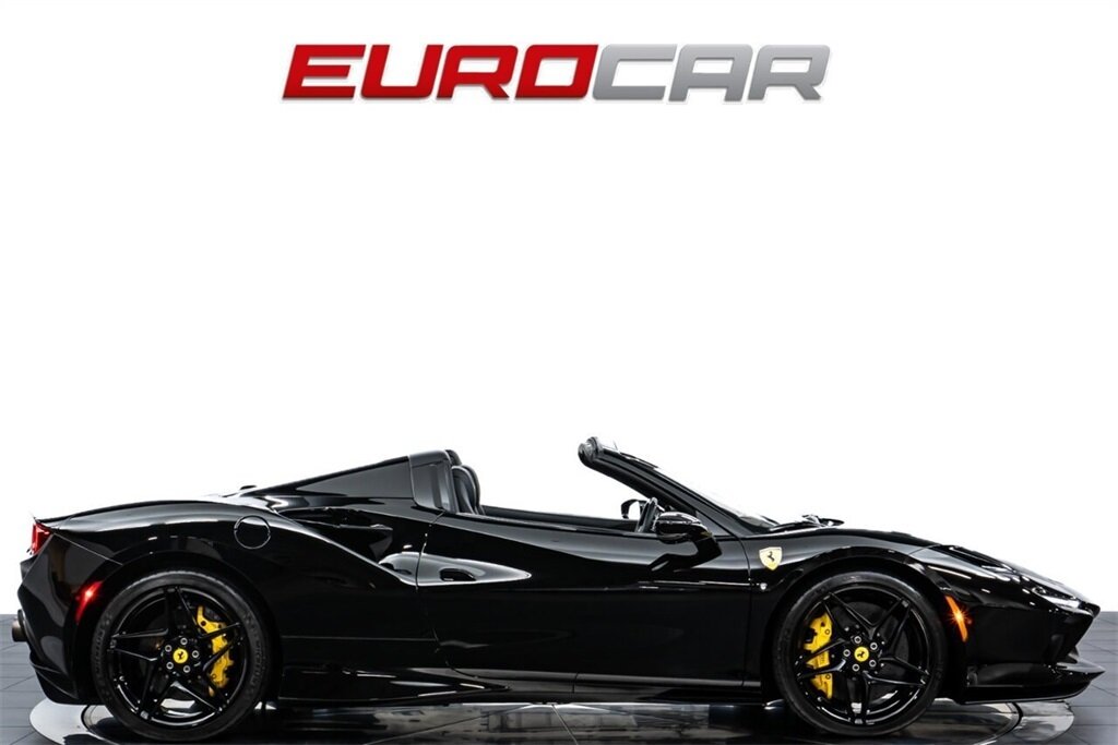 2021 Ferrari F8 Spider  *SUSPENSION LIFTER * FULL ELECTRIC SEATS * CARBON STEERING WHEEL* - Photo 7 - Costa Mesa, CA 92626