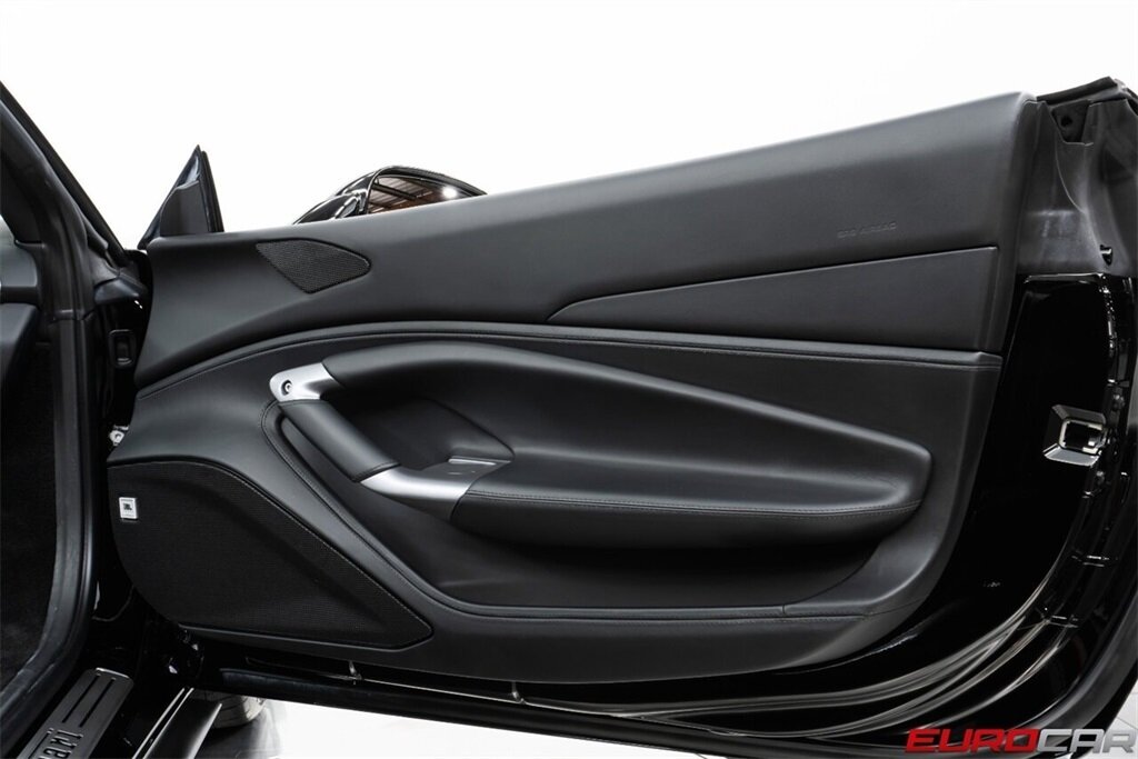 2021 Ferrari F8 Spider  *SUSPENSION LIFTER * FULL ELECTRIC SEATS * CARBON STEERING WHEEL* - Photo 29 - Costa Mesa, CA 92626