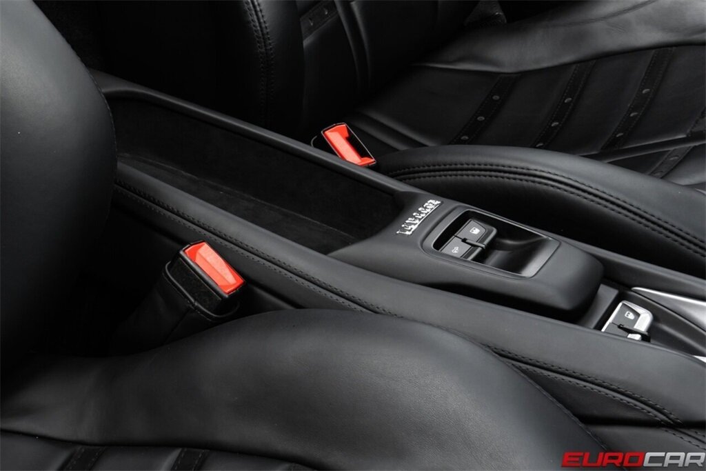 2021 Ferrari F8 Spider  *SUSPENSION LIFTER * FULL ELECTRIC SEATS * CARBON STEERING WHEEL* - Photo 42 - Costa Mesa, CA 92626