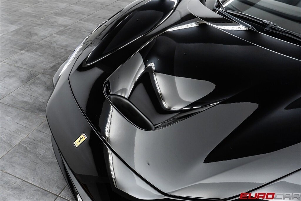 2021 Ferrari F8 Spider  *SUSPENSION LIFTER * FULL ELECTRIC SEATS * CARBON STEERING WHEEL* - Photo 11 - Costa Mesa, CA 92626