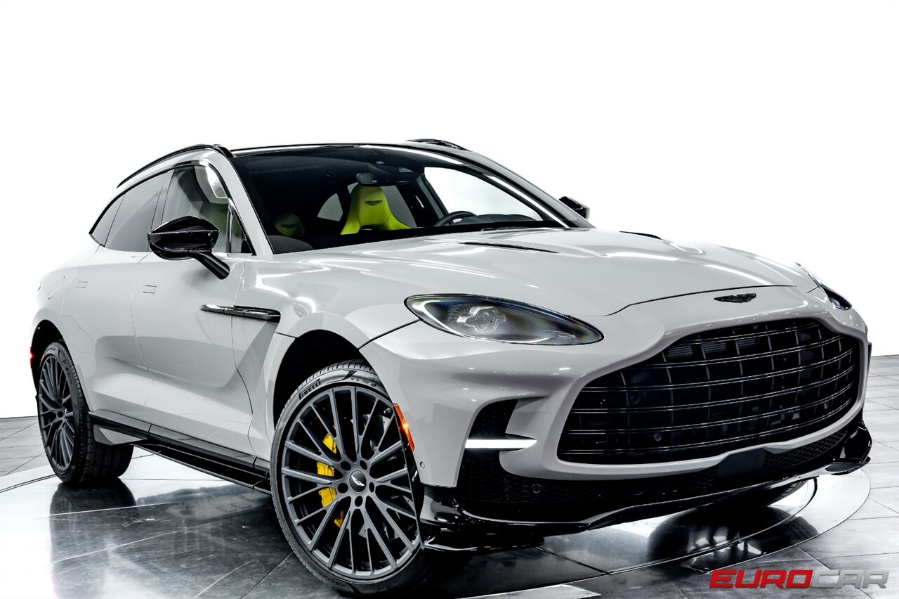 2023 Aston Martin DBX 707  *TWO TONE INTERIOR * CARBON INTERIOR * $282,086 MSRP* - Photo 9 - Costa Mesa, CA 92626