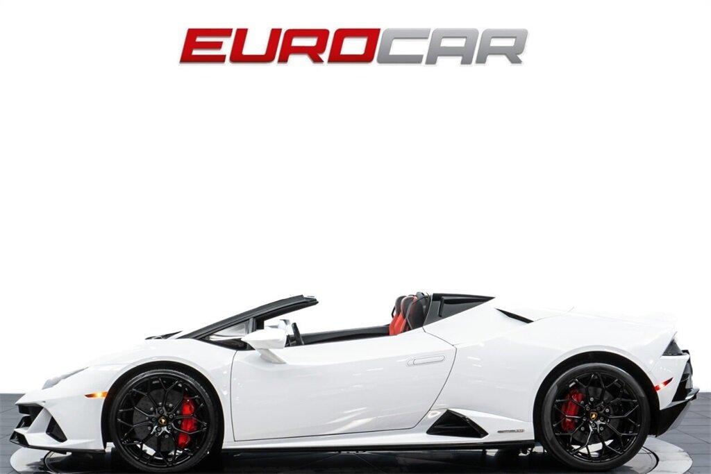 2020 Lamborghini Huracan EVO Spyder  *LESS THAN 10,000 MILES * BEAUTIFUL SPEC* AWD * - Photo 2 - Costa Mesa, CA 92626