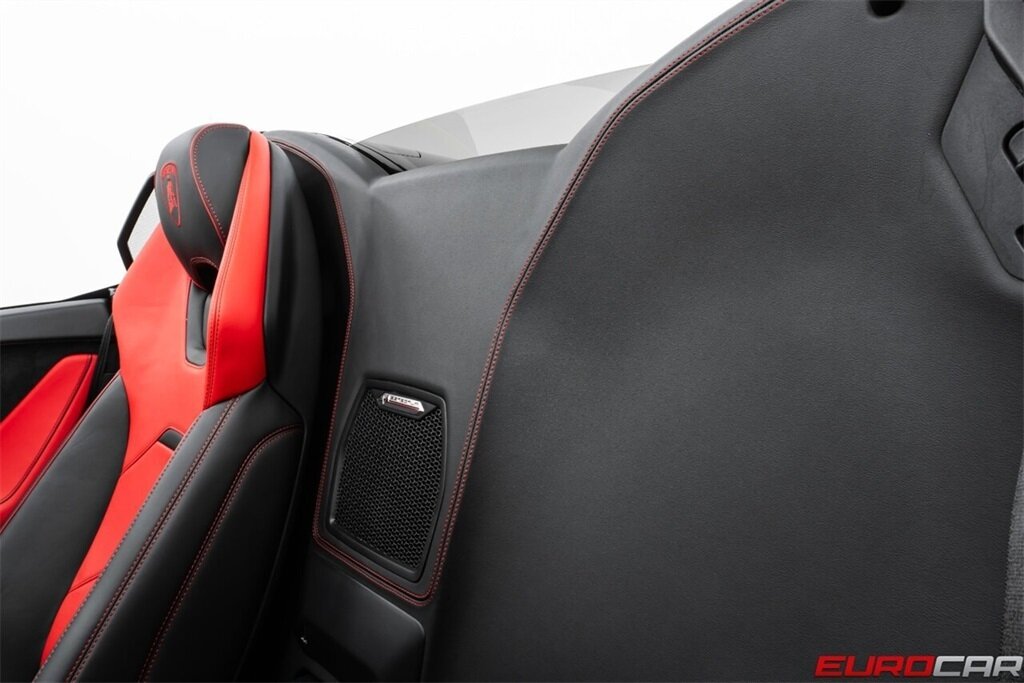 2020 Lamborghini Huracan EVO Spyder  *LESS THAN 10,000 MILES * BEAUTIFUL SPEC* AWD * - Photo 41 - Costa Mesa, CA 92626