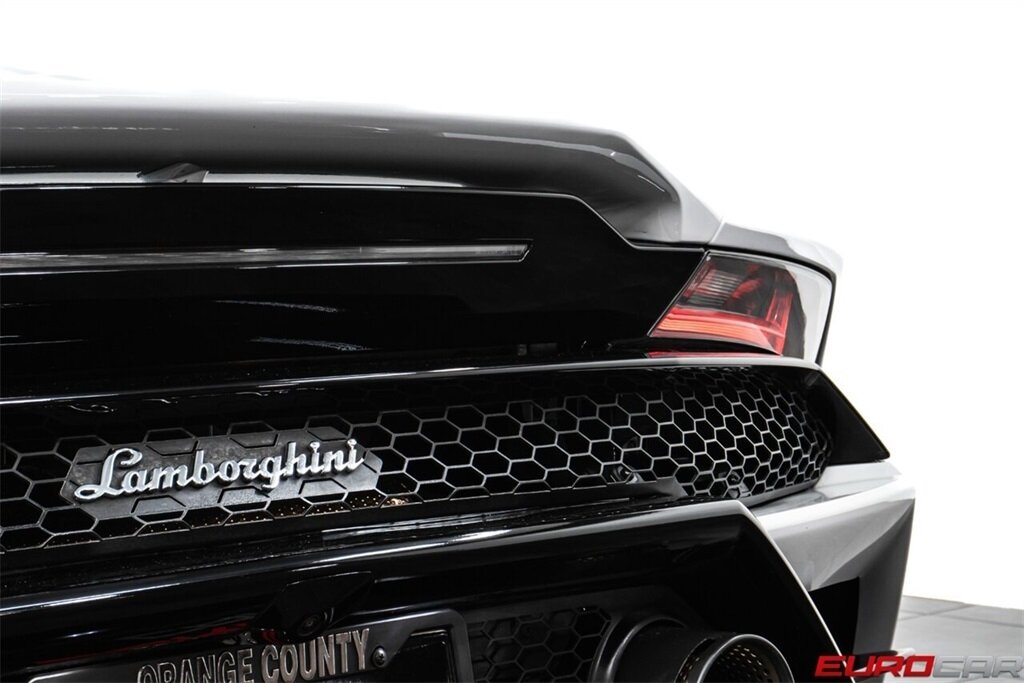 2020 Lamborghini Huracan EVO Spyder  *LESS THAN 10,000 MILES * BEAUTIFUL SPEC* AWD * - Photo 23 - Costa Mesa, CA 92626