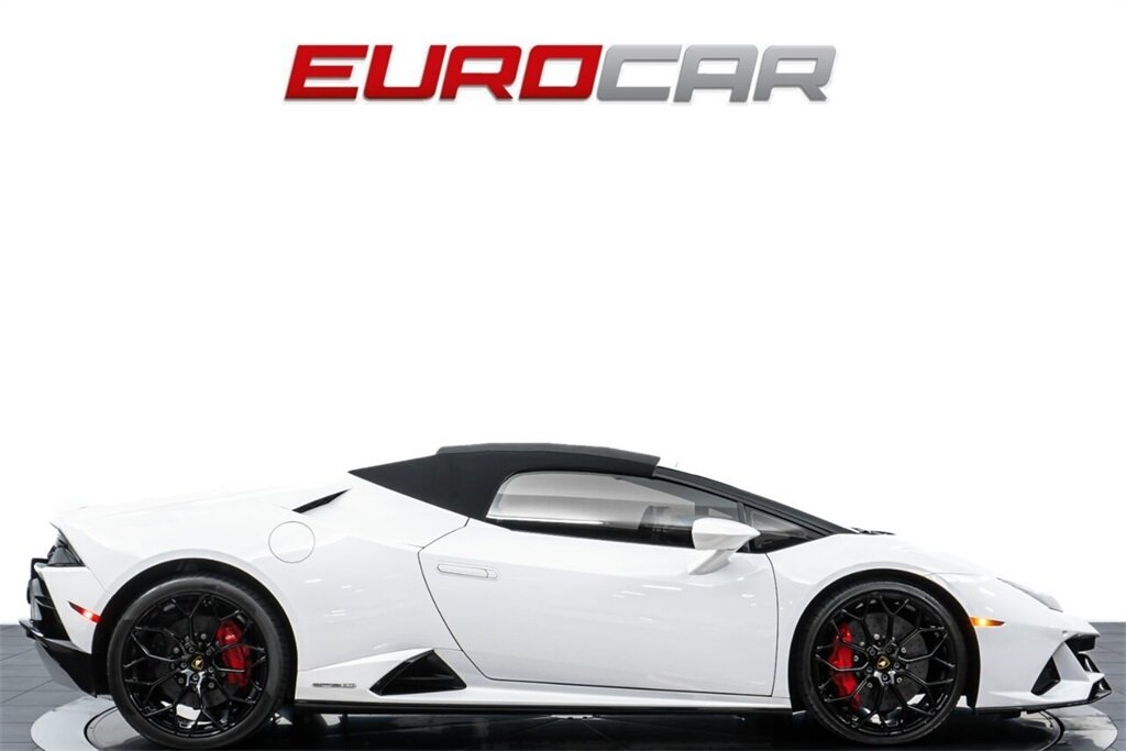 2020 Lamborghini Huracan EVO Spyder  *LESS THAN 10,000 MILES * BEAUTIFUL SPEC* AWD * - Photo 8 - Costa Mesa, CA 92626