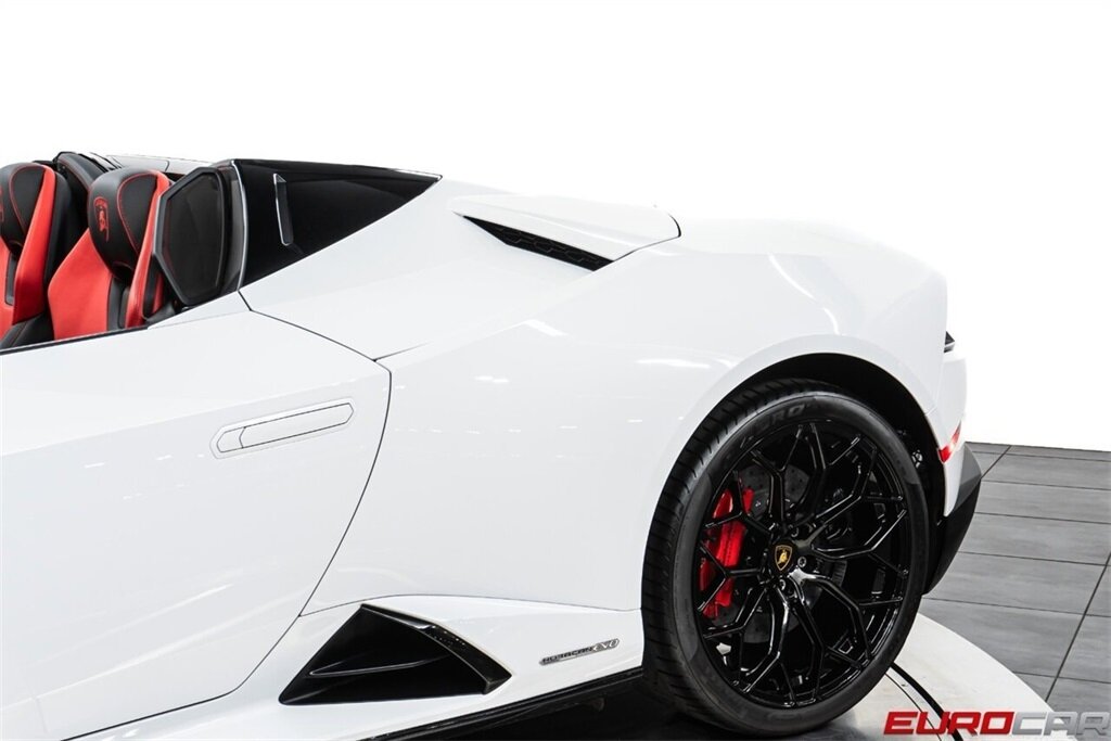 2020 Lamborghini Huracan EVO Spyder  *LESS THAN 10,000 MILES * BEAUTIFUL SPEC* AWD * - Photo 17 - Costa Mesa, CA 92626