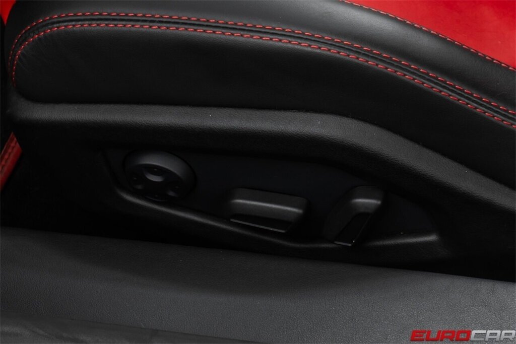 2020 Lamborghini Huracan EVO Spyder  *LESS THAN 10,000 MILES * BEAUTIFUL SPEC* AWD * - Photo 45 - Costa Mesa, CA 92626