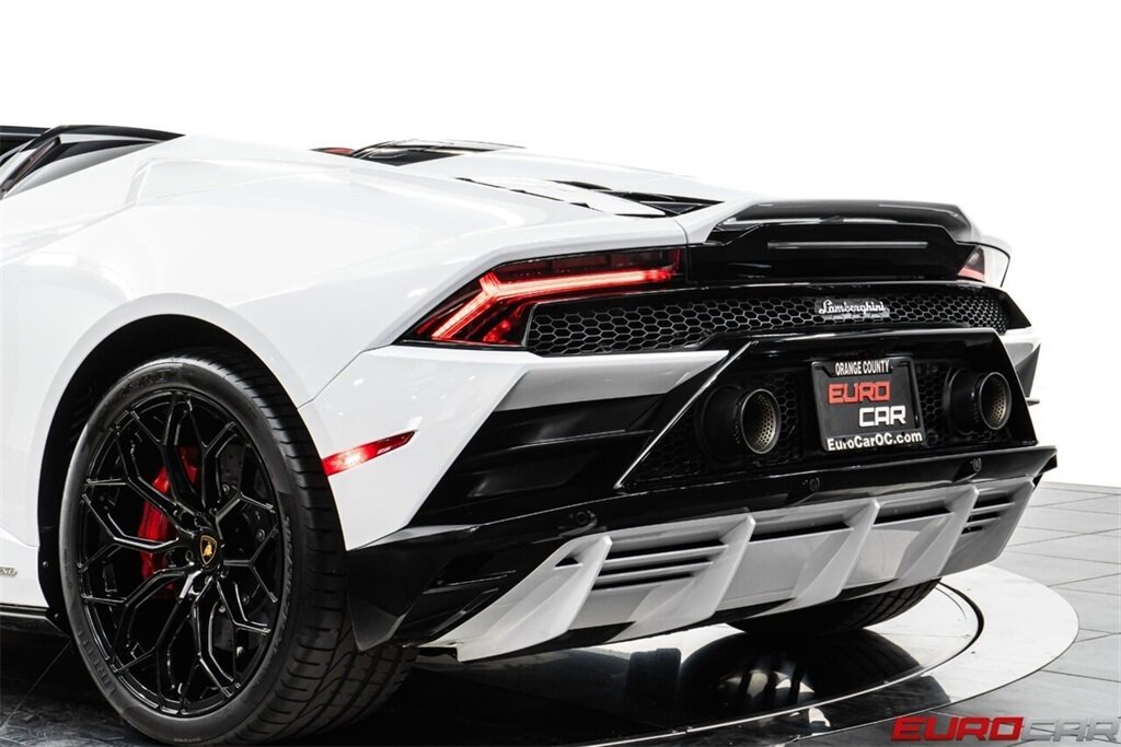 2020 Lamborghini Huracan EVO Spyder  *LESS THAN 10,000 MILES * BEAUTIFUL SPEC* AWD * - Photo 19 - Costa Mesa, CA 92626